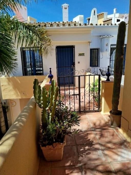 Casita Junto Al Mar En El Puerto De Cabopino Villa Марбеля Екстериор снимка